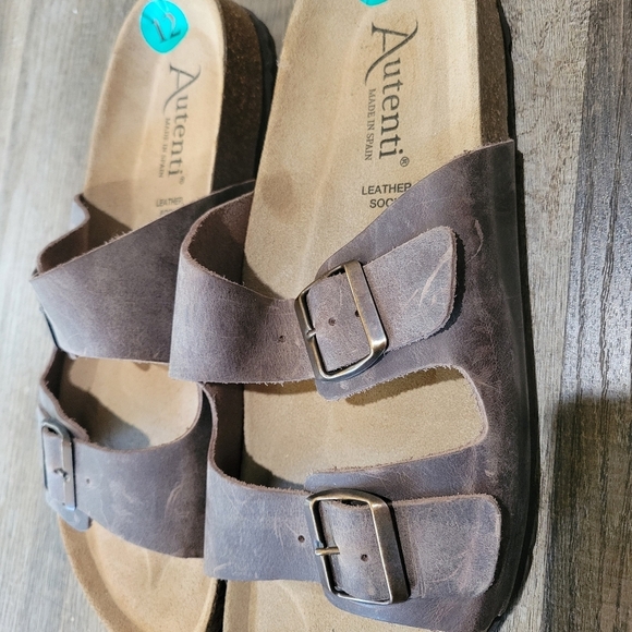 Autenti i Leather Sandals with Buckles - Picture 2 of 9